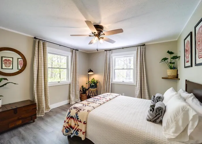 Pet-Friendly Boone Vacation Rental With Deck!