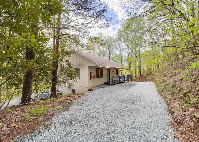 Pet-Friendly Boone Vacation Rental With Deck!