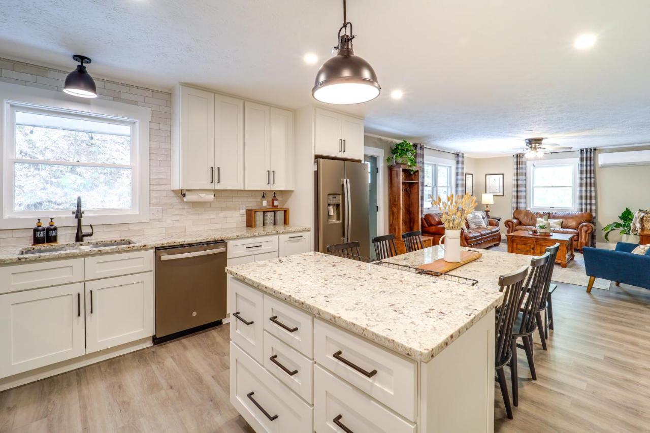 Holiday home Pet-friendly Vacation With Deck! Boone