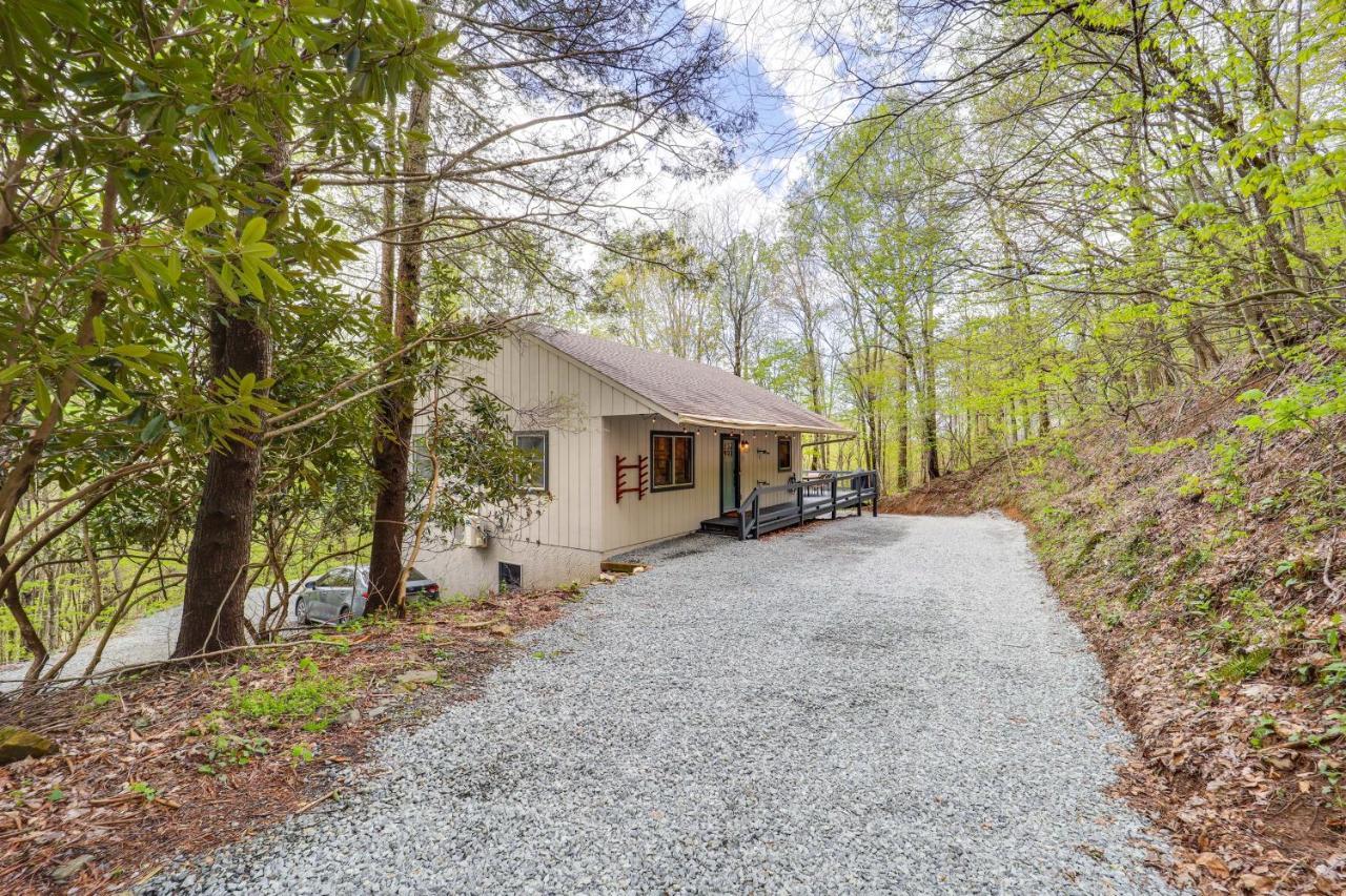 Pet-friendly Vacation With Deck! Holiday home Boone
